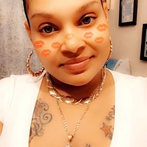 Meet your Posher, Carmen